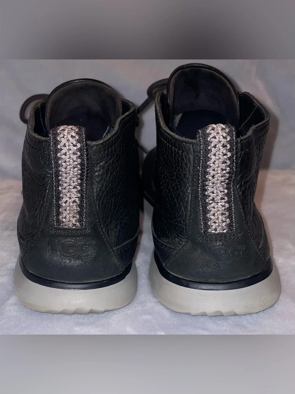 UGG Australia Men Size 12 Black Leather Chukka Boots Lace Up Ankle Shoes 1013234